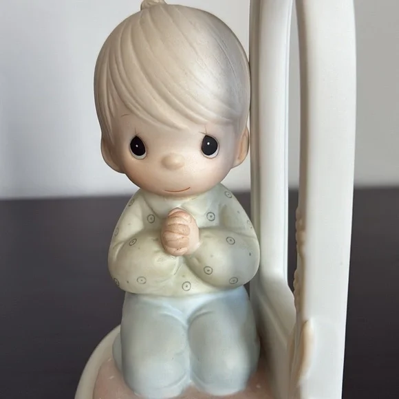 Precious Moments O Worship The Lord - Boy Figurine - Picture 5 of 6